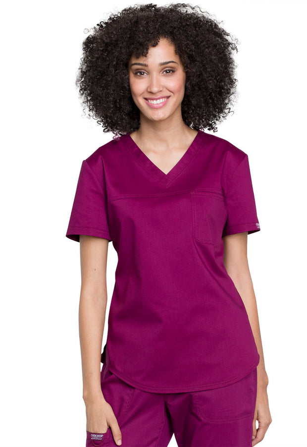 Tuckable V-Neck O.R. Top